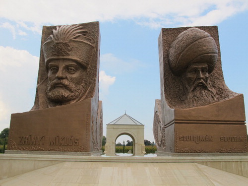 Figure 1. The busts of Nikola Šubić Zrinski and Süleyman the Magnificent in the Hungarian-Turkish Friendship Park. Süleyman’s tomb is visible in the background. Photograph by author.